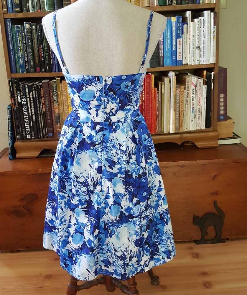 Cut-out flowy floral sundress